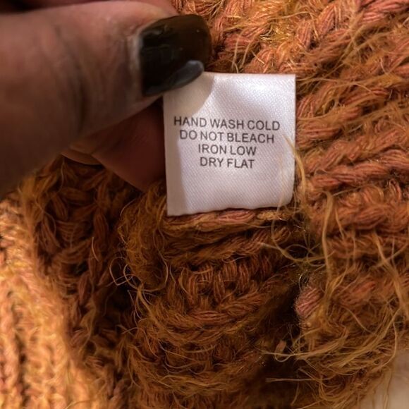 Papaya tan sweater  - Picture 4 of 4